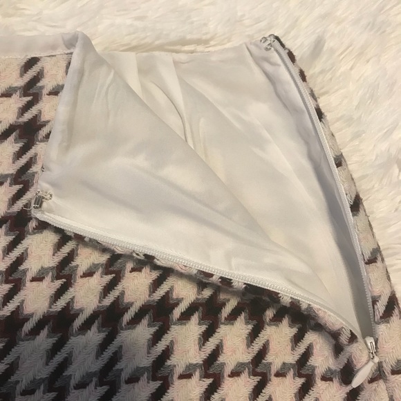 White House Black Market houndstooth skirt - Picture 3 of 6